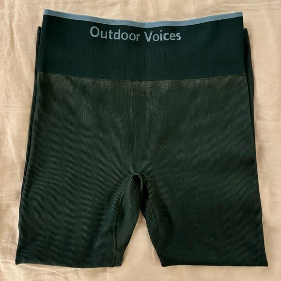 Outdoor Voices Seamless Rib Pine Green Workout Set - Picture 5 of 5